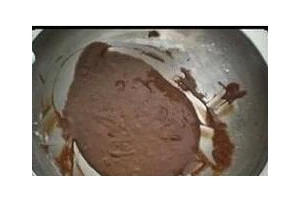 白色恋人巧克力熔岩珍珠球制作教程（美味又好看，让你的甜品更上一层楼）