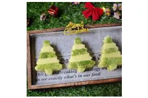 迷你圣诞树蛋糕