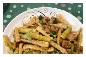 瘦肉炒竹笋，清爽营养又美味（家常菜肴之道，做出营养可口的瘦肉炒竹笋）