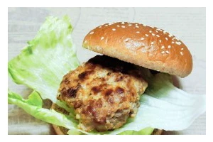 用香酥鸡柳制作的芝士汉堡（制作过程详解，让您轻松掌握）