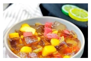 自制清凉西瓜冰粉（轻松DIY，夏日必备美味）