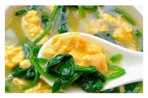 一碗美味的羊肉菠菜汤（健康营养，暖胃养心，做法简单易学）