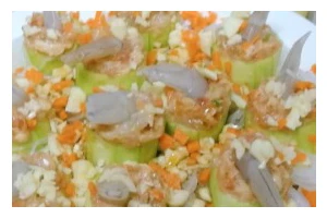 美味可口的虾仁酿丝瓜（健康营养的佳肴，让你爱上吃蔬菜）