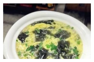 紫菜沙蚬蛋花汤的做法（家庭小炒手必学的汤品/汤品中的珍馐佳肴）