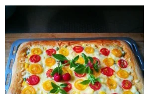 美味缤纷水果披萨的制作方法（健康美食，融合甜与咸的完美组合）
