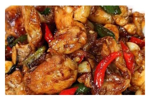 香辣紫苏粉肠做法详解（自制美食，健康鲜香）