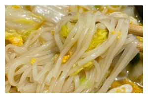 自制瘦肉青菜汤面，健康又美味（15个步骤教你轻松做出营养美食）
