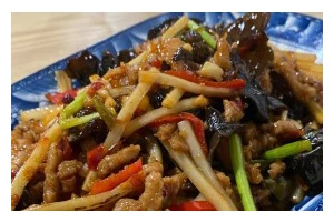 手撕莲花菜的做法（口感鲜美，富含营养的佳肴）
