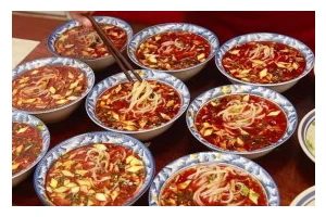 如何制作一碗美味香汤面（做法详解，从面到汤不容错过）