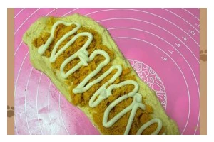 美味可口的鱼松黄油面包（自己动手，做出来一份爱的味道）