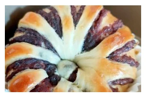 自创豆沙卷的制作方法（手工制作，香甜可口）