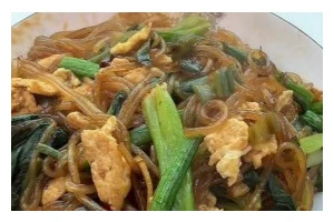 健康美味菠菜炖豆腐粉条（清淡美食，多维营养，热量低，易于消化）