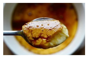 做法详解（如何用简单的方法做出美味可口的香油蒸蛋？）