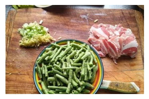 美食分享（以家常风味入口的美味佳肴，为您的餐桌添色彩）