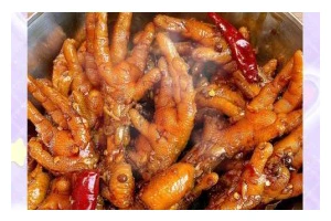 自制美味至极的卤鸡脚（教你轻松做出鲜嫩多汁的卤鸡脚佳肴）