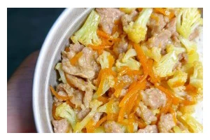 健康美味，有机菜花炒肉片（健康餐桌的佳品，以有机菜花为主打的美食）