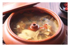 正宗云南建水汽锅鸡的制作方法（云南特色美食，做法详解）