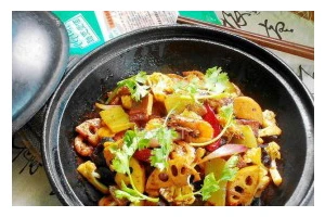美食DIY（用新鲜食材，自己动手做一碗让人回味无穷的素材香锅）