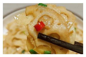 家常酸辣肉丝藕片制作（酸甜可口，香脆爽口的美味佳肴，让你回味无穷）