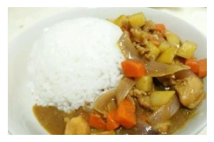 香浓咖喱鸡饭做法大揭秘！（惊艳味蕾的家庭美食，让你在家也能尝到外面的味道）
