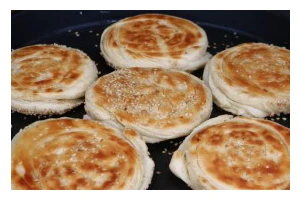 椰香黑樱桃软酥饼制作秘籍（美味佳肴，享受舌尖上的惊喜）