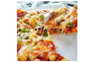 馅料足足的超级至尊匹萨