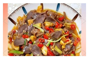 鸭胸肉炒甜椒的做法（用新鲜鸭胸肉和嫩绿甜椒打造美味佳肴，健康又美味！）