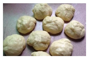 汤种椰子酱面包的制作方法（做出松软香甜的椰子面包，用汤种更美味）