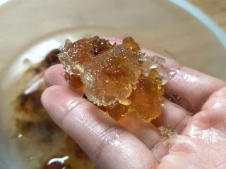 ＃一碗汤＃薏仁桃胶白果汤, 桃胶有增强体力、控血糖、美容养颜的食疗效果