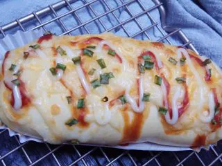 香葱芝士面包,很馋人的香葱芝士面包，看着都流口水了