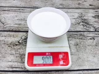 奶香浓郁 味道独特 简单易学 白汁海鲜意面,白汁：牛奶和淡奶油各90g混合在一起