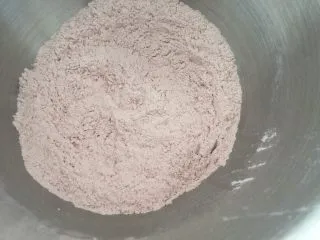 吃掉一朵花+红丝绒花儿面包,混合均匀