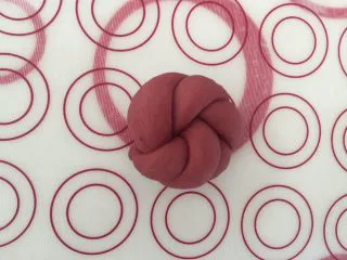 吃掉一朵花+红丝绒花儿面包,把借口收底下