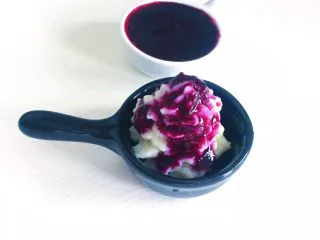 蓝莓果酱/蓝莓山药,没吃完的果酱记得用密封罐储存放冰箱哦