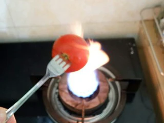 宝宝辅食 番茄冬瓜肉丸汤面,番茄老办法去皮