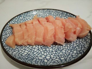 #咸味#盐酥鸡米花,挑选新鲜的鸡胸肉,切小块