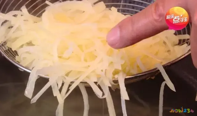 土豆丝的做法酸辣_酸辣土豆丝的家常做法_土豆丝怎么炒好吃酸辣