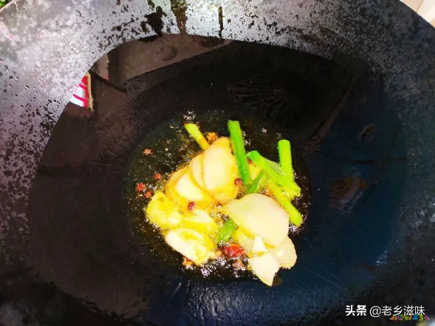 三道鳞鱼的家常做法_炖三道鳞的家常做法图_鳞炸鲫鱼做法大全家常