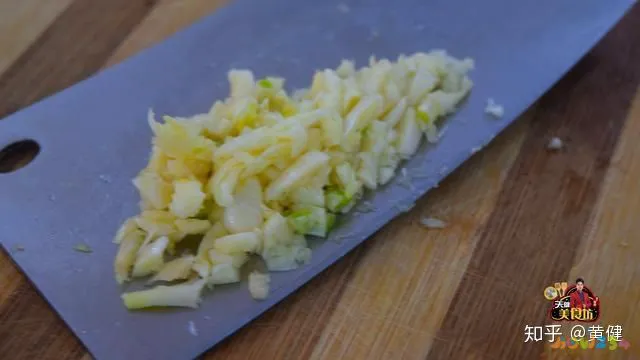 蟹的做法家常爽口萝卜的做法_青椒炒鱿鱼的家常做法_青椒胡萝卜家常做法