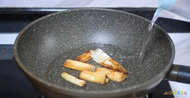 葱烧海参家常做法视频_葱烧海参的做法 家常做法视_葱烧海参的家常做法