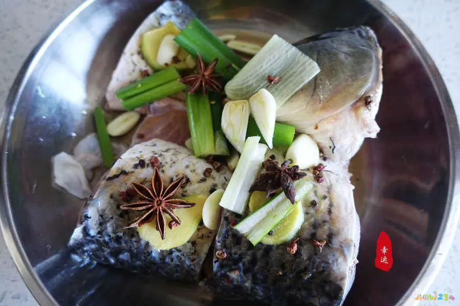 炖鲤鱼家常做法最好吃_炖鲤鱼家常做法怎么做_家常炖鲤鱼的做法