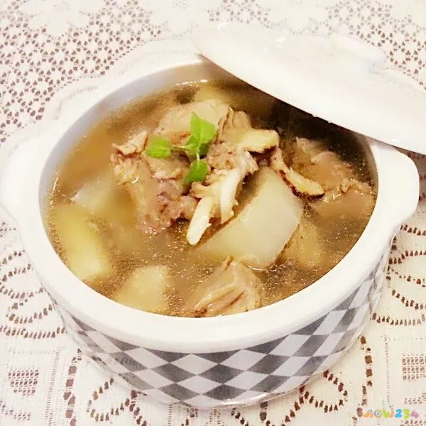 酸菜炖肉的家常做法_小炖肉的家常做法_炖肉的家常做法