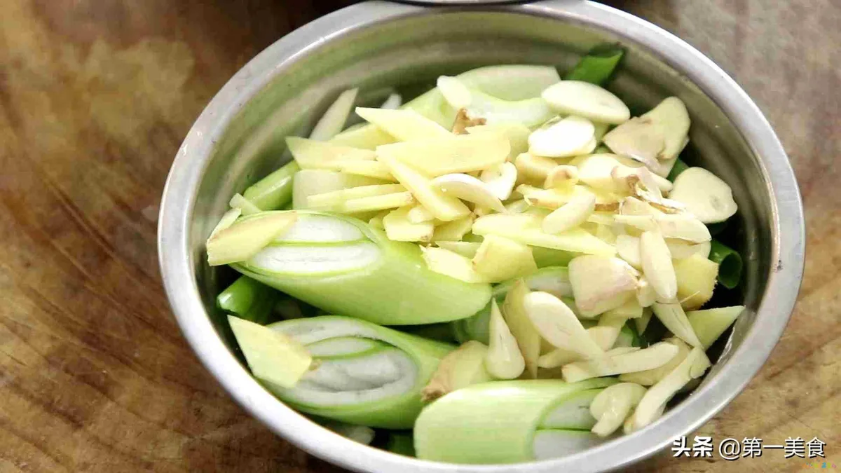 自制素菜火锅做法家常做法_排骨火锅的家常做法_熏排骨火锅的家常做法