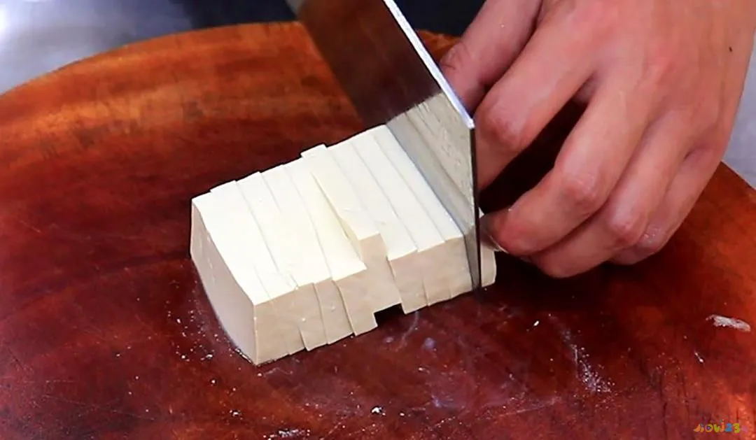 草鱼炖豆腐的家常做法_炖豆腐家常做法草鱼窍门_炖豆腐家常做法草鱼视频