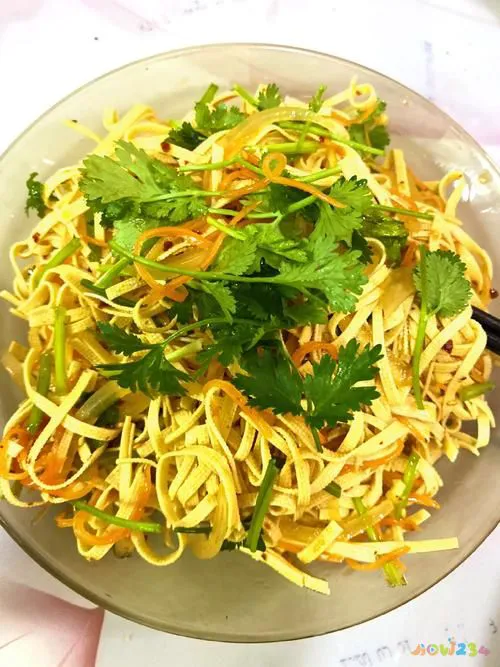 学做油辣椒_辣椒的油的做法_辣椒油的家常做法