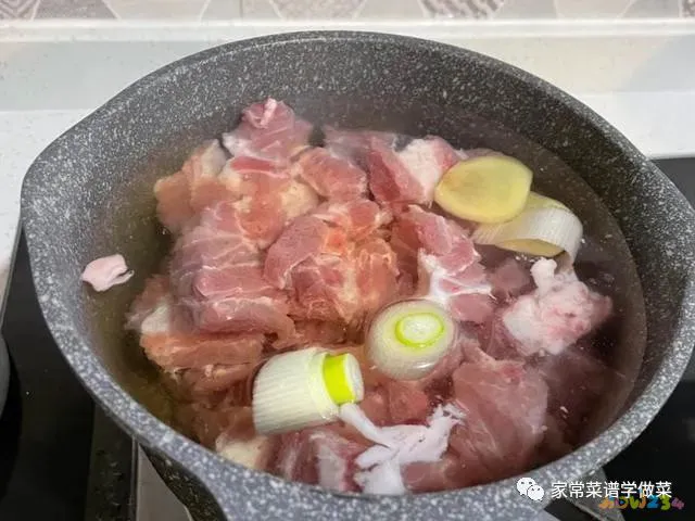 家常汤的做法_肉丸汤的家常做法_药膳鸽子汤家常做法