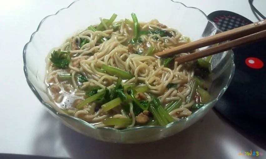 新疆拌面的家常做法_芝麻酱拌面的家常做法_碎肉拌面的家常做法