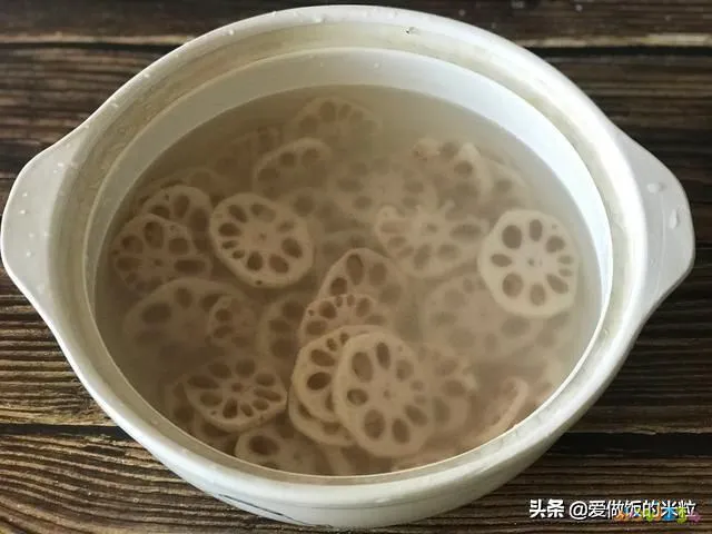 清炒藕片做法简单(家常素菜清炒藕片)(2)