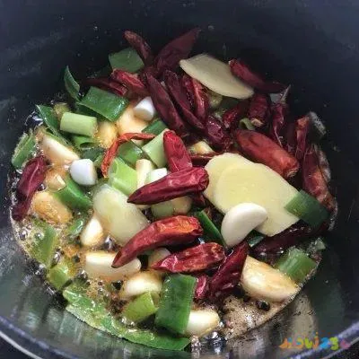 干锅香辣虾的家常做法_麻辣虾香锅的家常做法_干锅鸡翅虾的家常做法