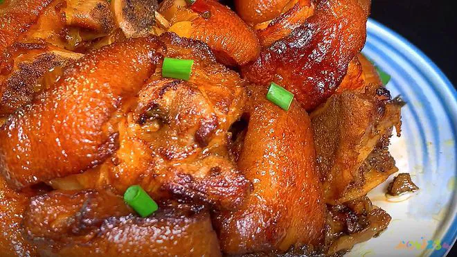 红烧鸡爪家常做法_家常红烧肉的做法拌面的做法_红烧鸡爪家常做法大全